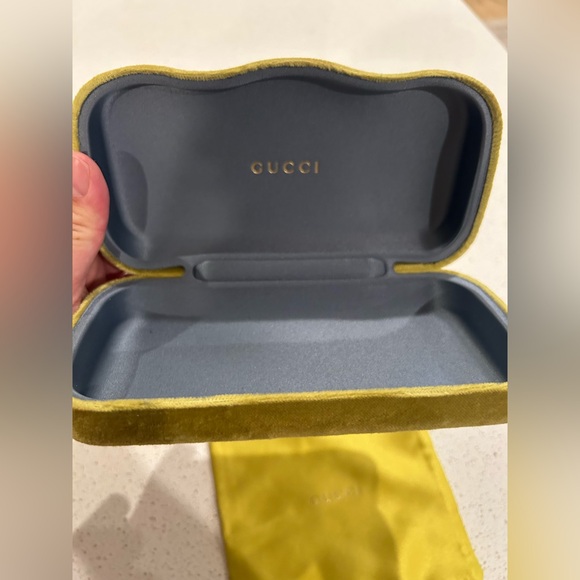 Green Gucci Sunglass Hard Case with sunglass cloth case (no sunglasses) - Picture 2 of 6